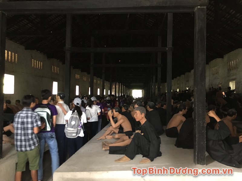 Di tích nhà tù Phú Lợi